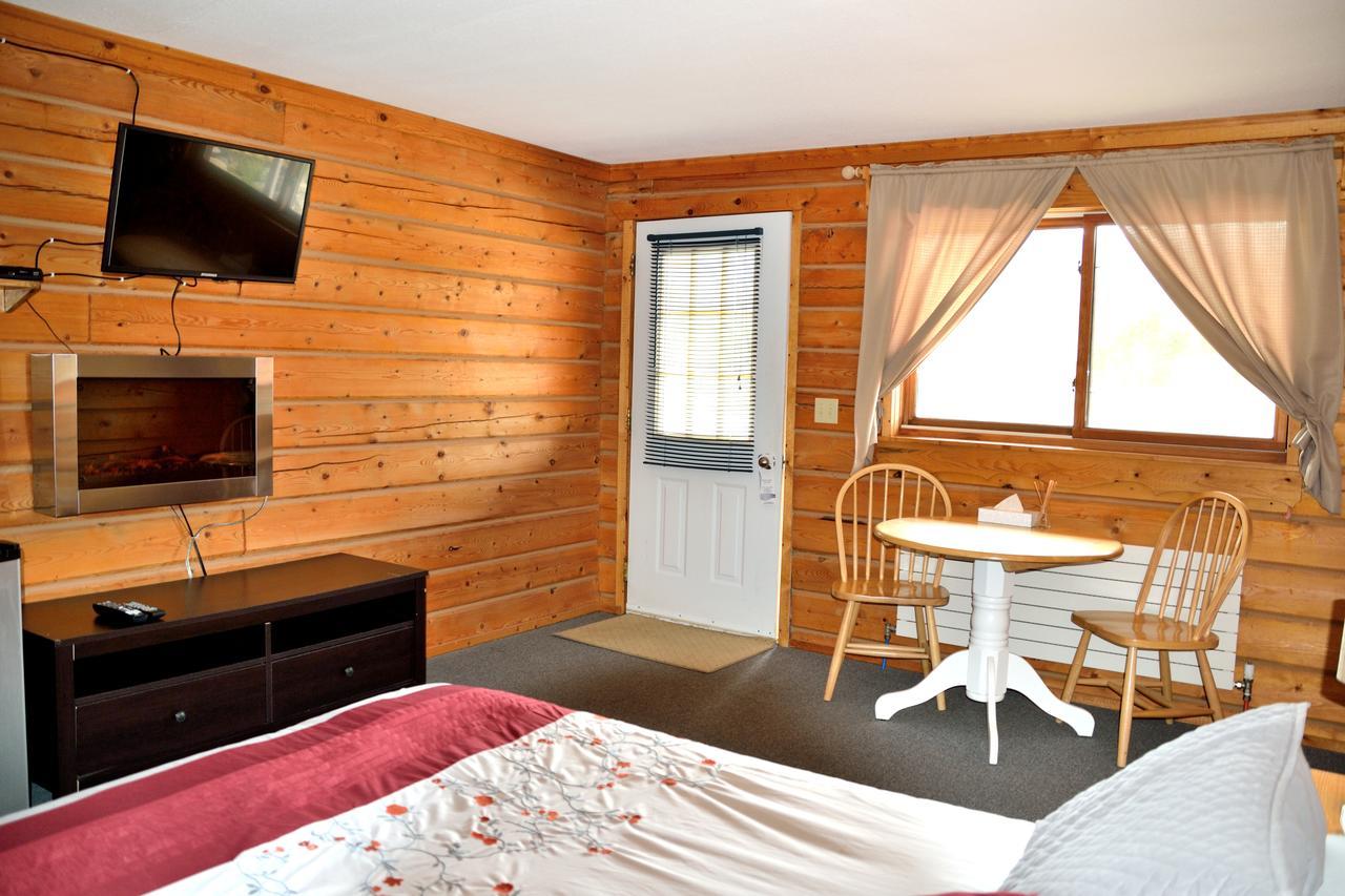Spirit Lake Lodge Уайтхорс Экстерьер фото